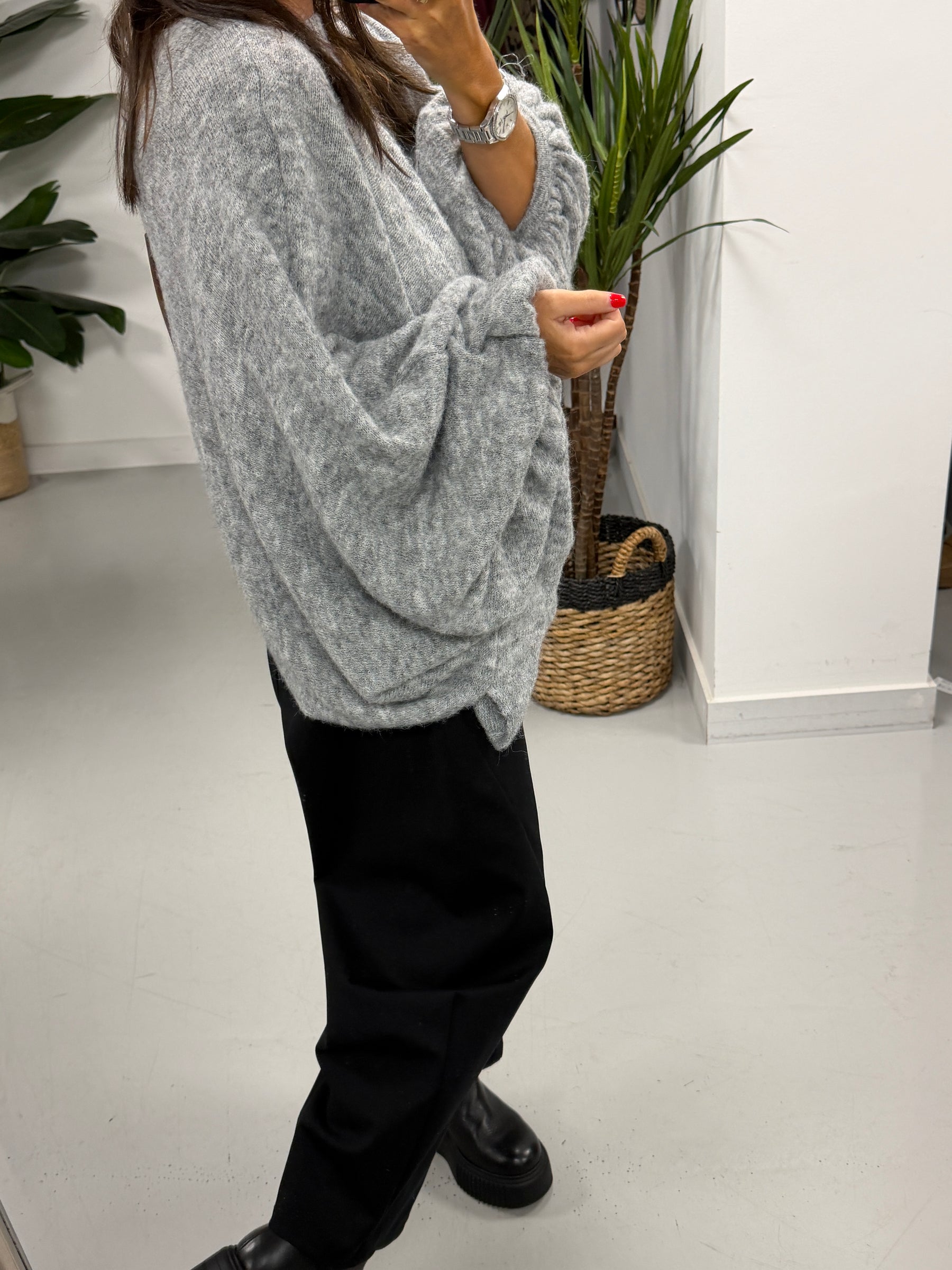 Zeta Otto Chunky Sleeve Knit - Grey