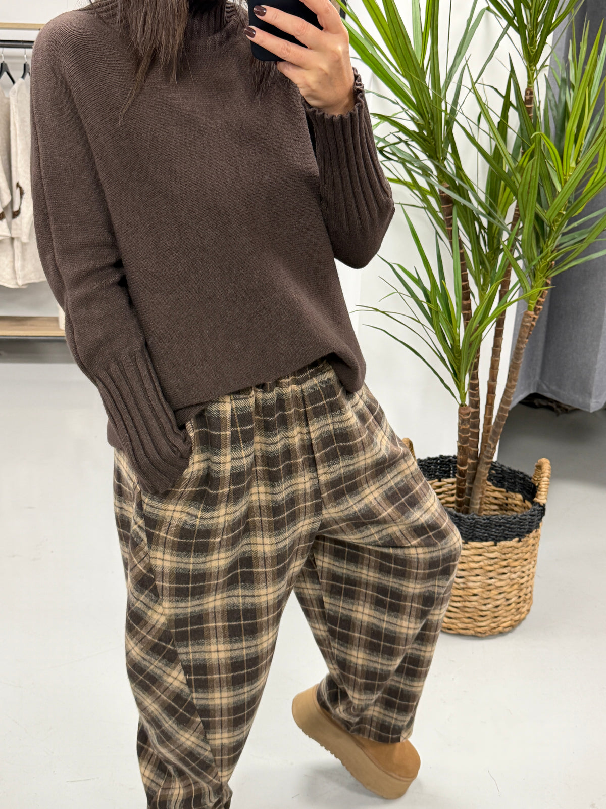 Ribbed Sleeve Knit - Chocolate