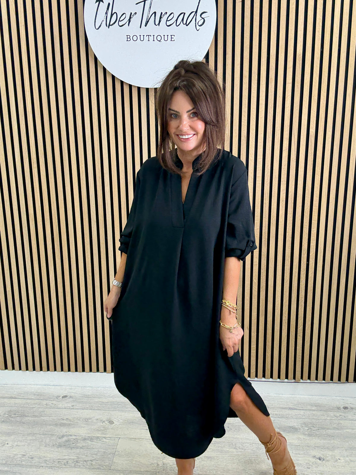 The Basic Button Sleeve - Black