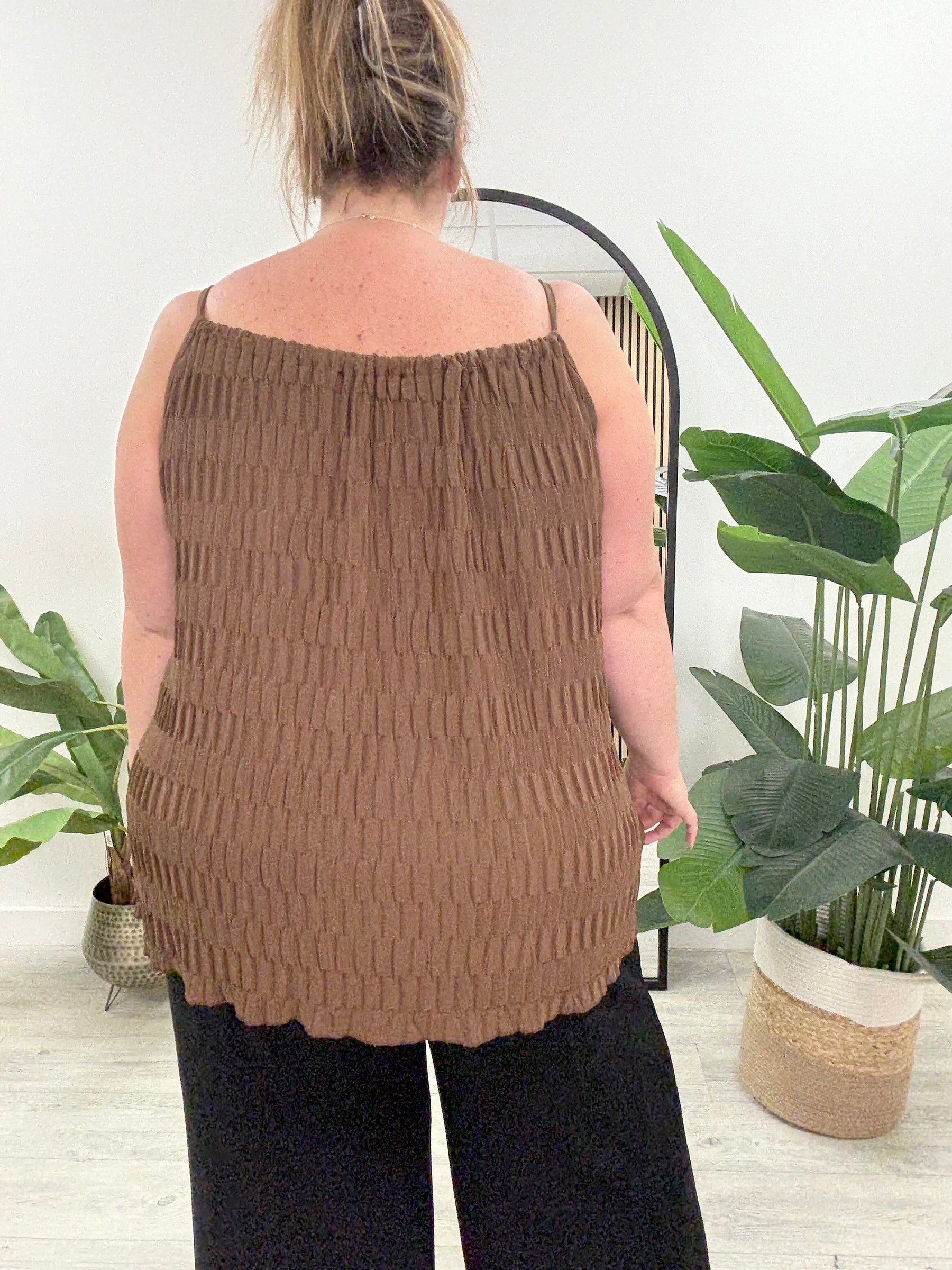 The Ocean Breeze Vest - Chocolate