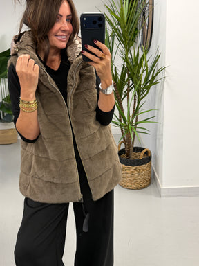 Fly Faux Fur Hooded Giilet  - Mocha