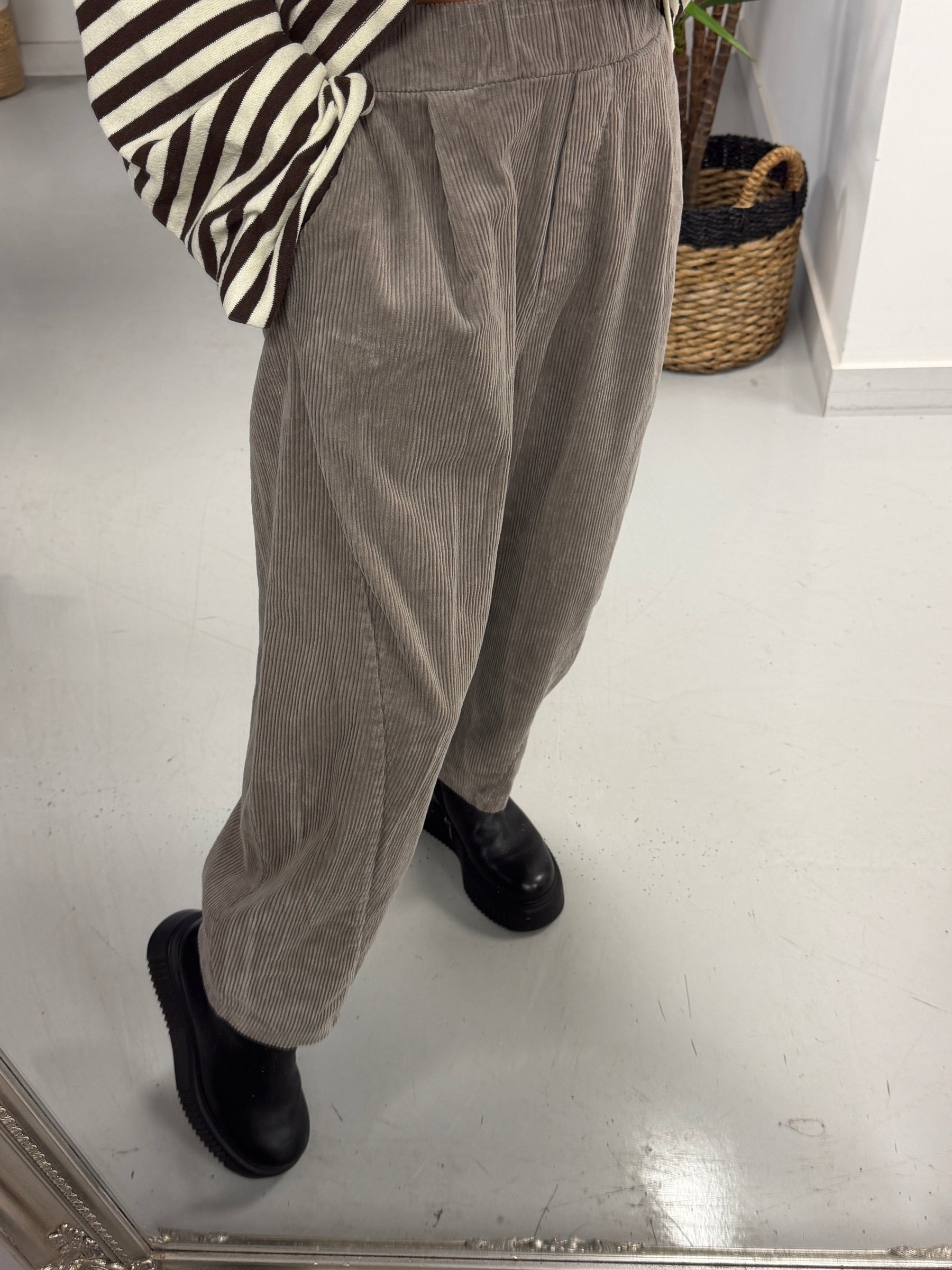 Jumbo Cord Barrel Trousers - Taupe (Size 10-14)