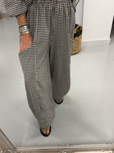 The Vichy Gingham Barrel Trouser - Chocolate
