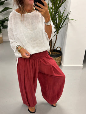 The Shirred TicToc Crinkle Balloon Trouser - Wine