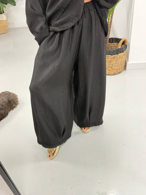 I.D Arizona Wide Leg Trouser - Black