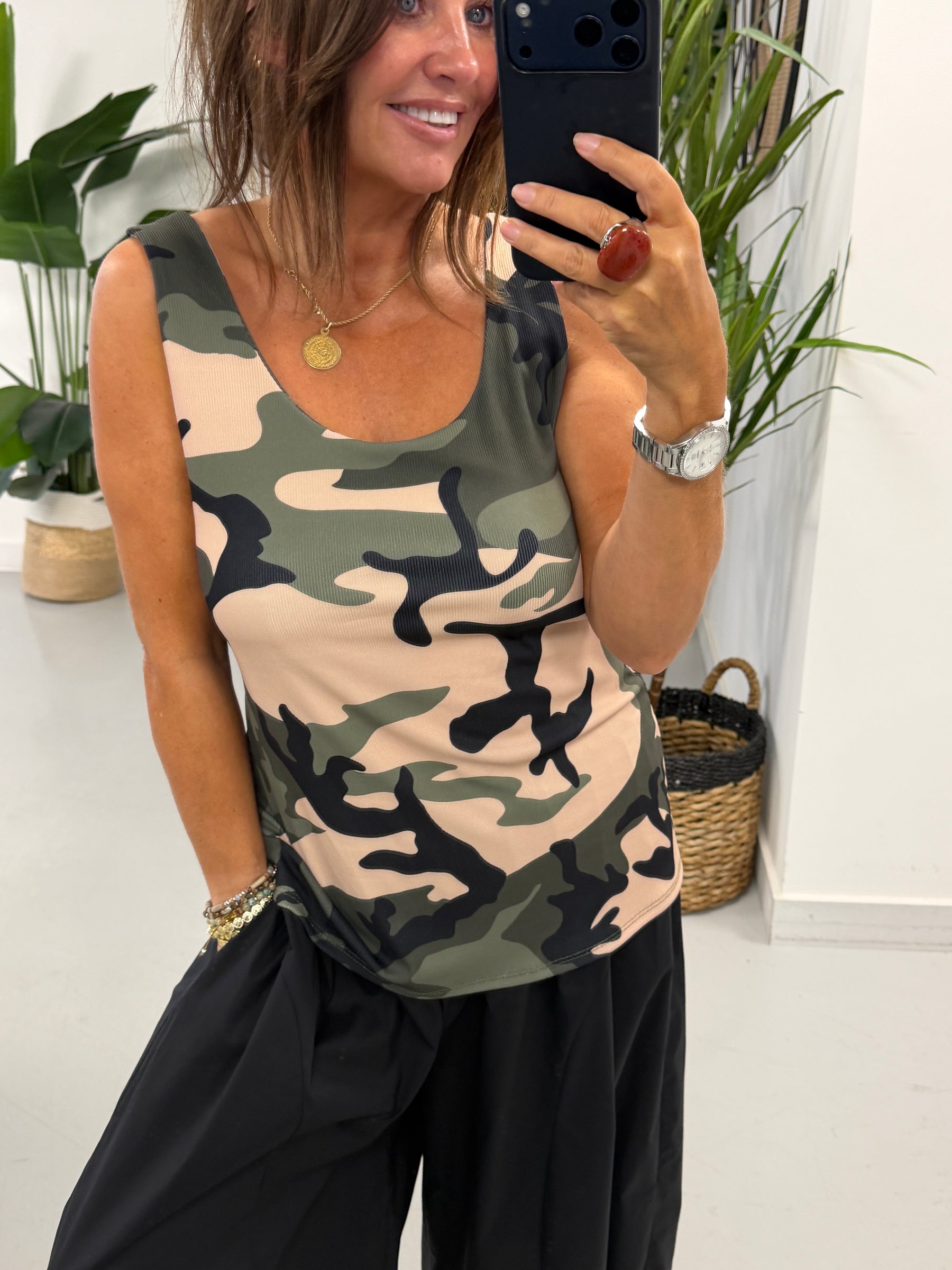 Ribbed Camo Vest - Mocha