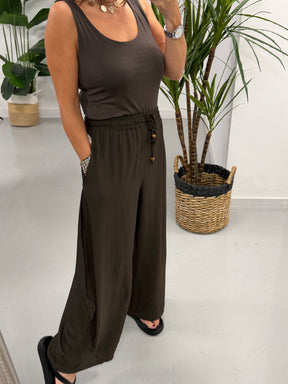 The Crinkle Barrel Trouser - Chocolate