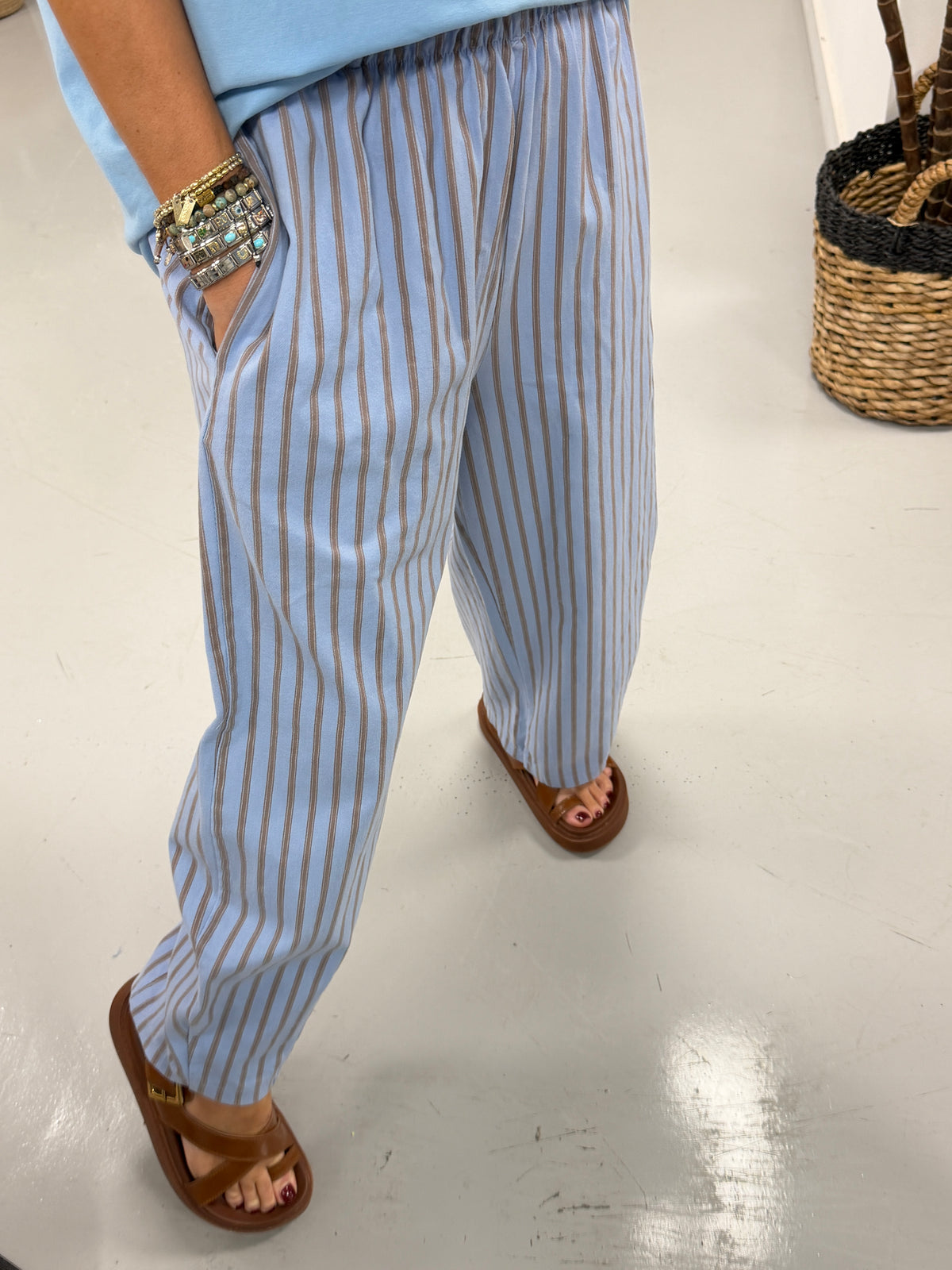 The Milano Striped Barrel Trouser - Blue/Camel