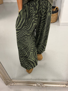 Zebra Balloon Joggers Khaki (Size 12-20)