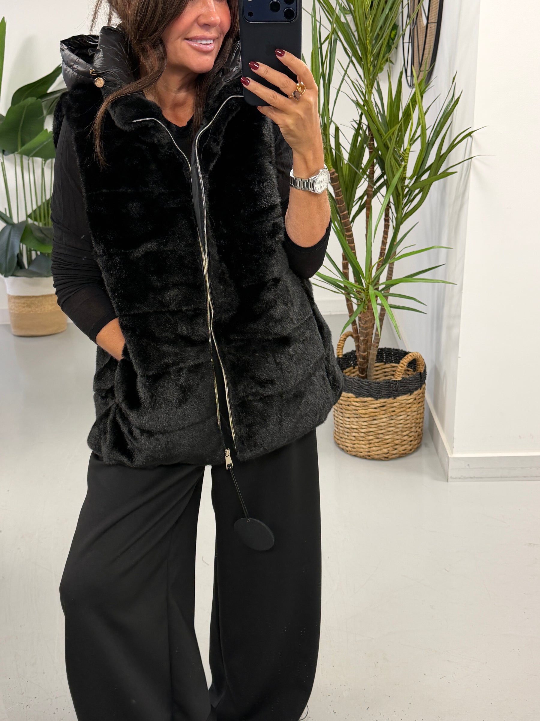 Fly Faux Fur Hooded Giilet  - Black