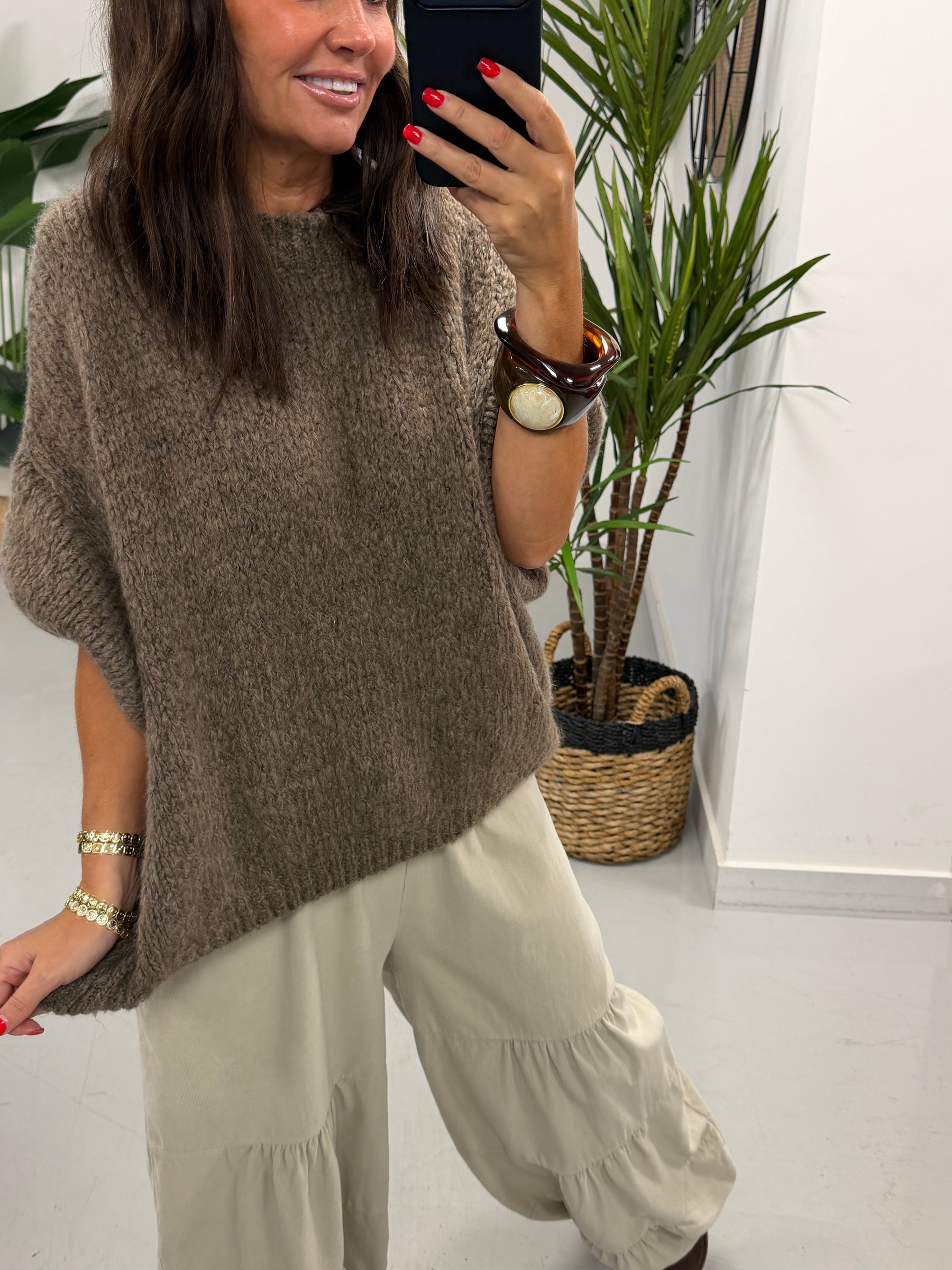 The Rustic Crop Sleeve Knit - Mocha