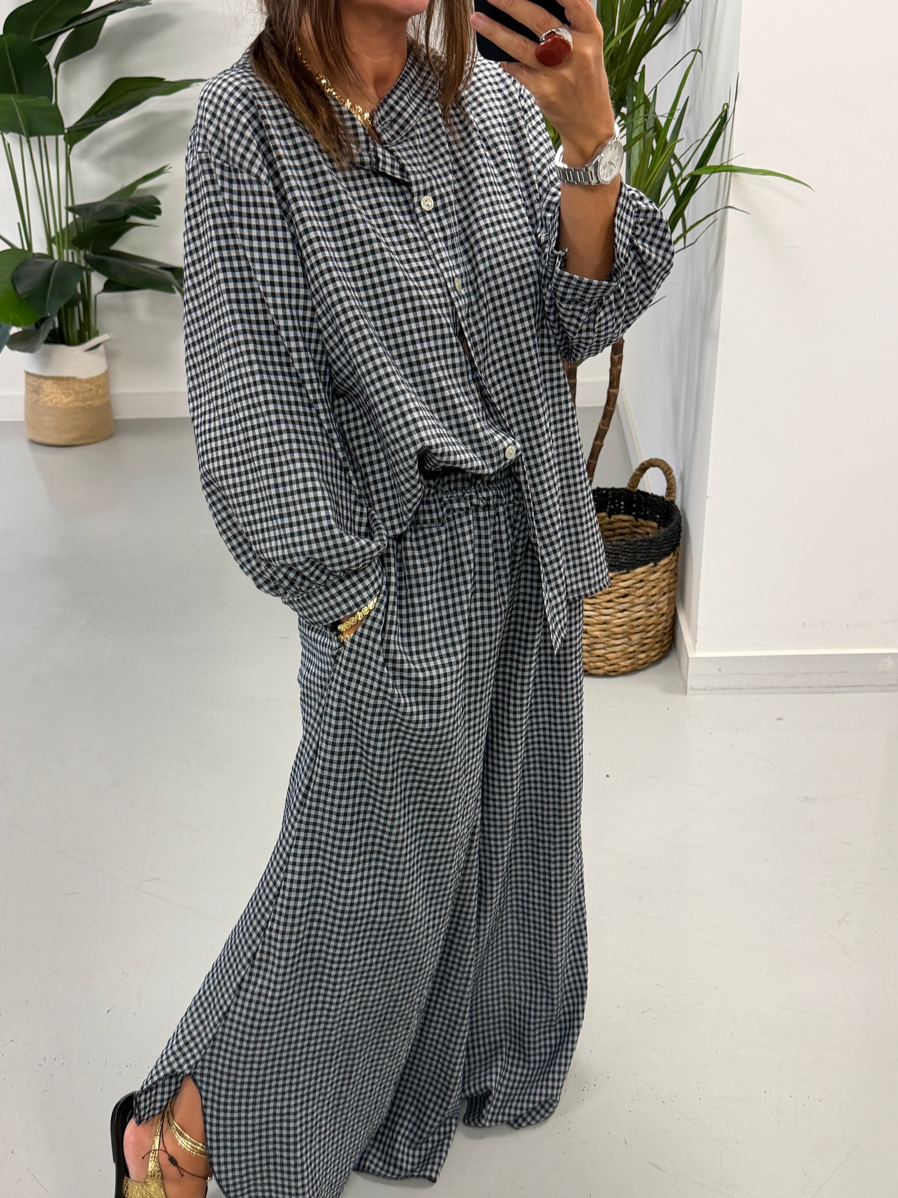The Gingham Button Shirt - Black