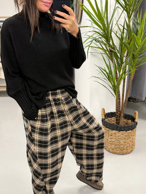 Ribbed Sleeve Knit - Black