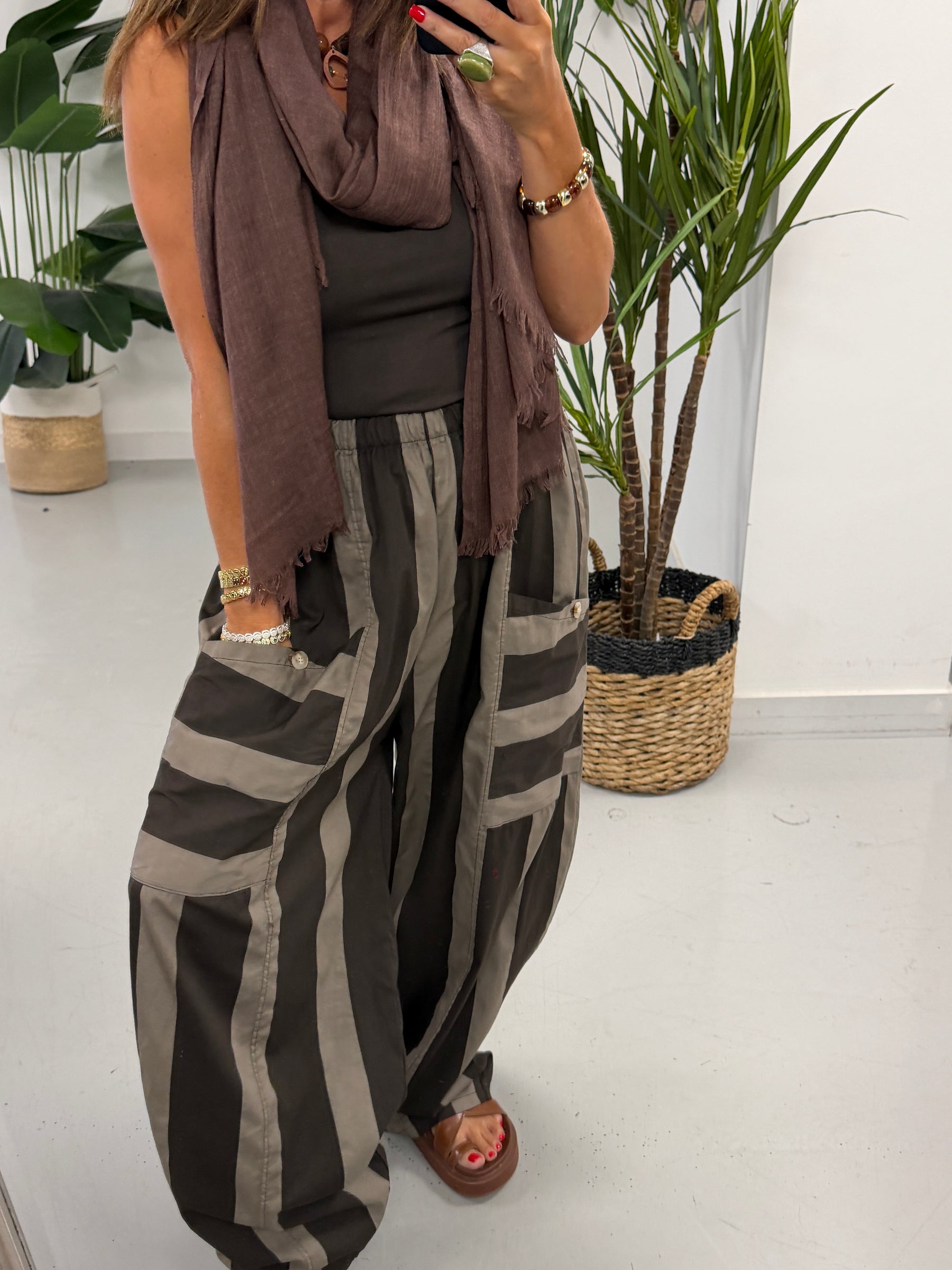 Bailey Wide Stripe Barrel Pants - Taupe/Dark Chocolate