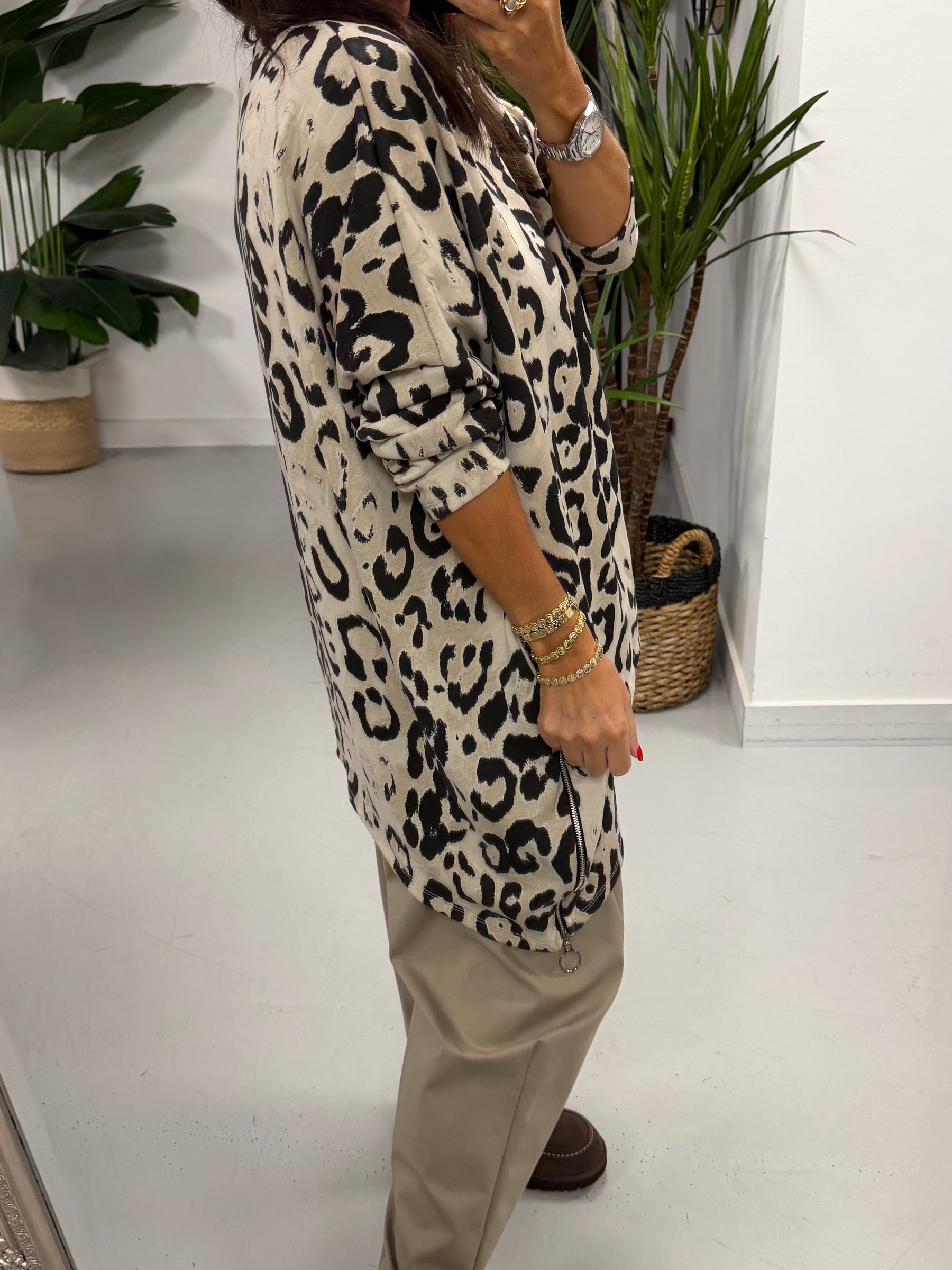 The Animal Dipped Hem - Taupe