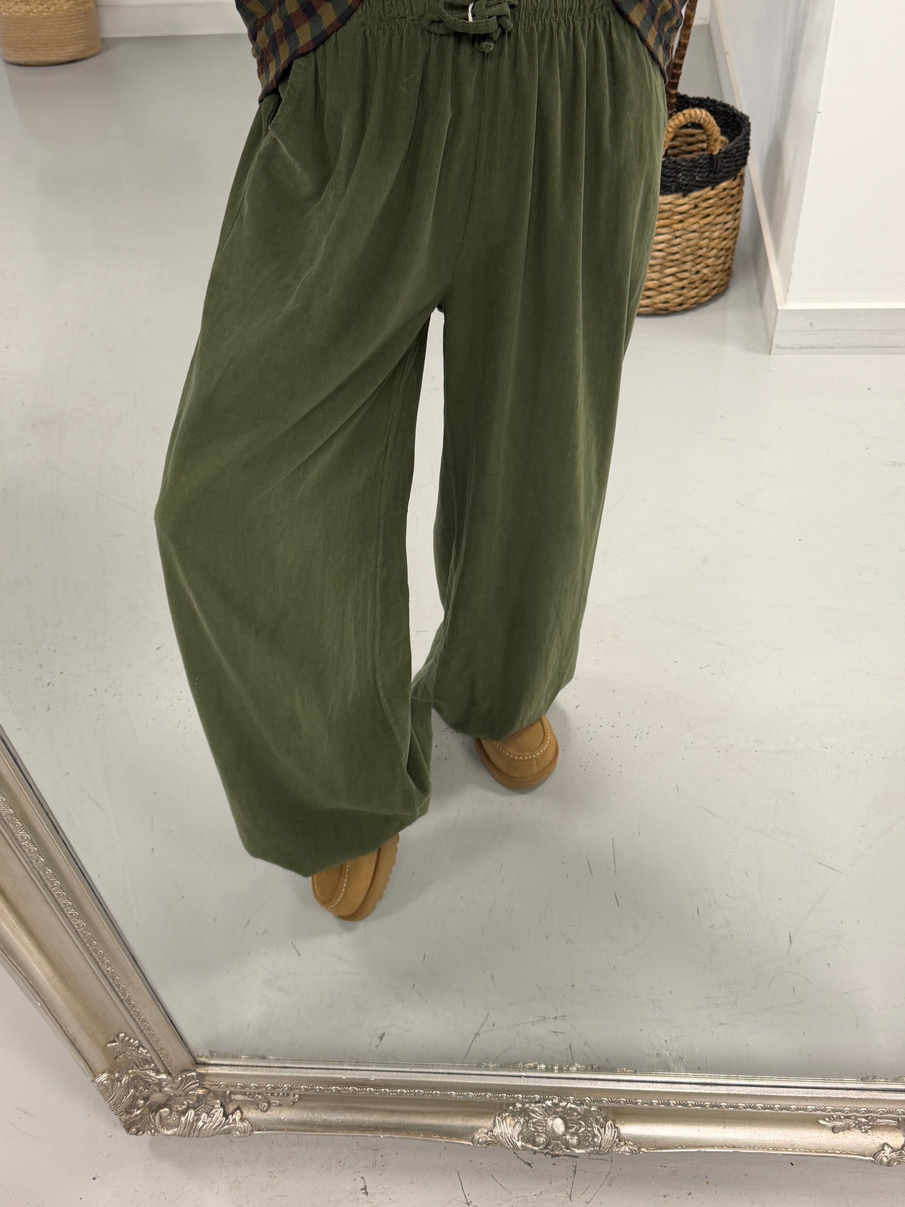 The Balloon Needlecord Trousers - Khaki