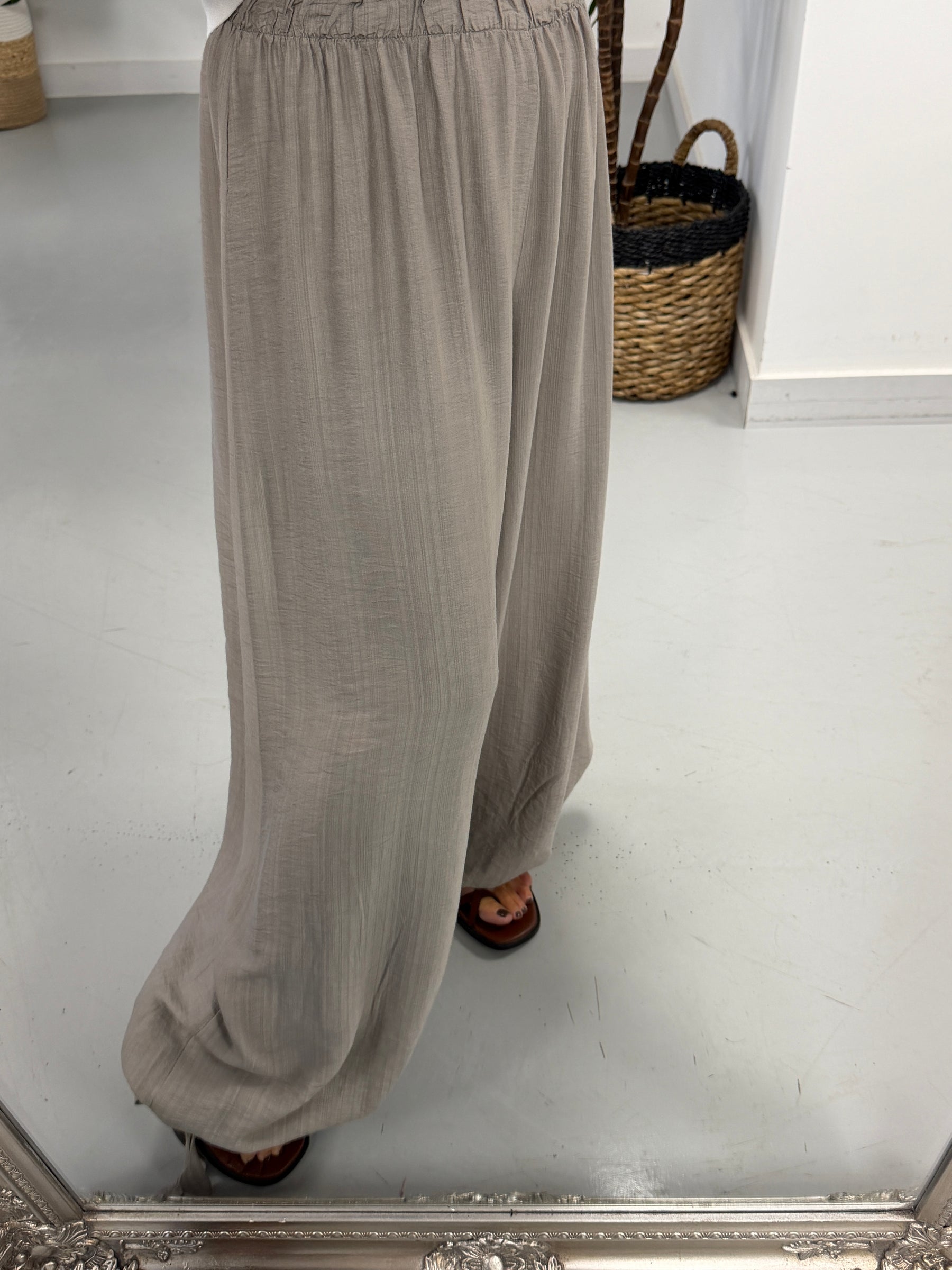 The Balloon Tie Cuff Trousers - Taupe