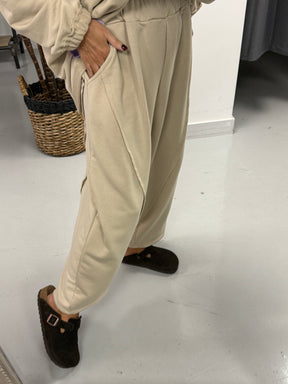 The Deluxe Weekend Collection
 Jersey Joggers - Stone