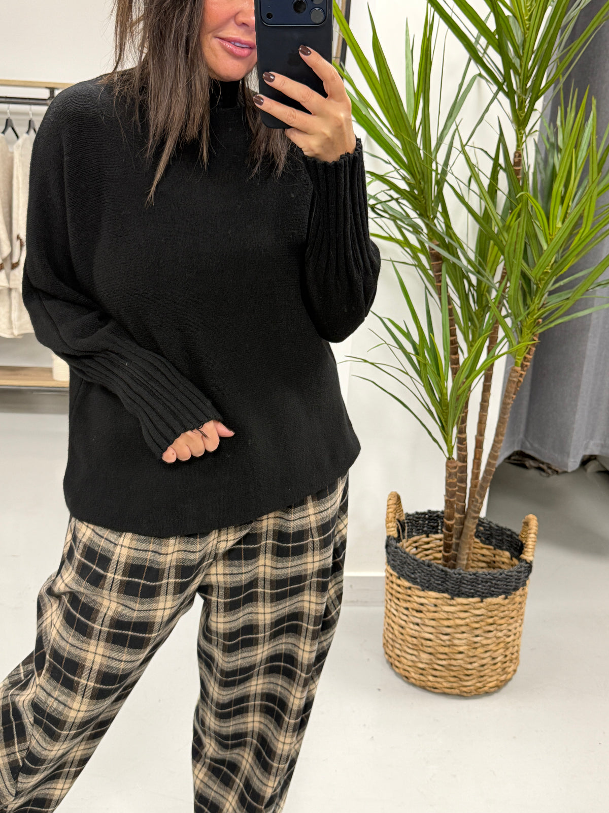 Ribbed Sleeve Knit - Black