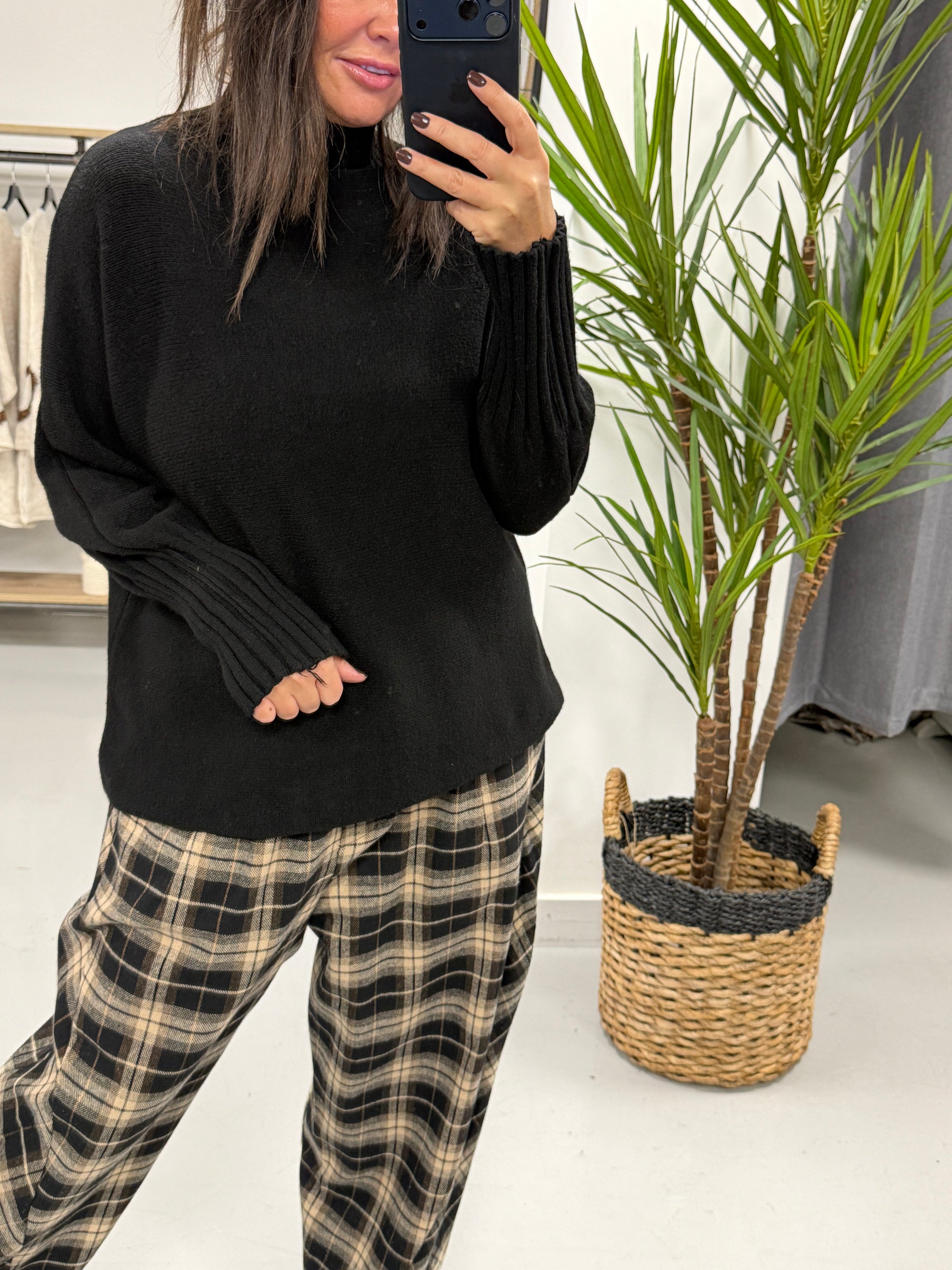 Ribbed Sleeve Knit - Black