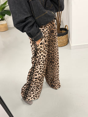 Animal Stripe Jogger (mid shade) - Black Stripe