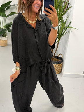 The Crinkle Button Barrel Trousers - Black