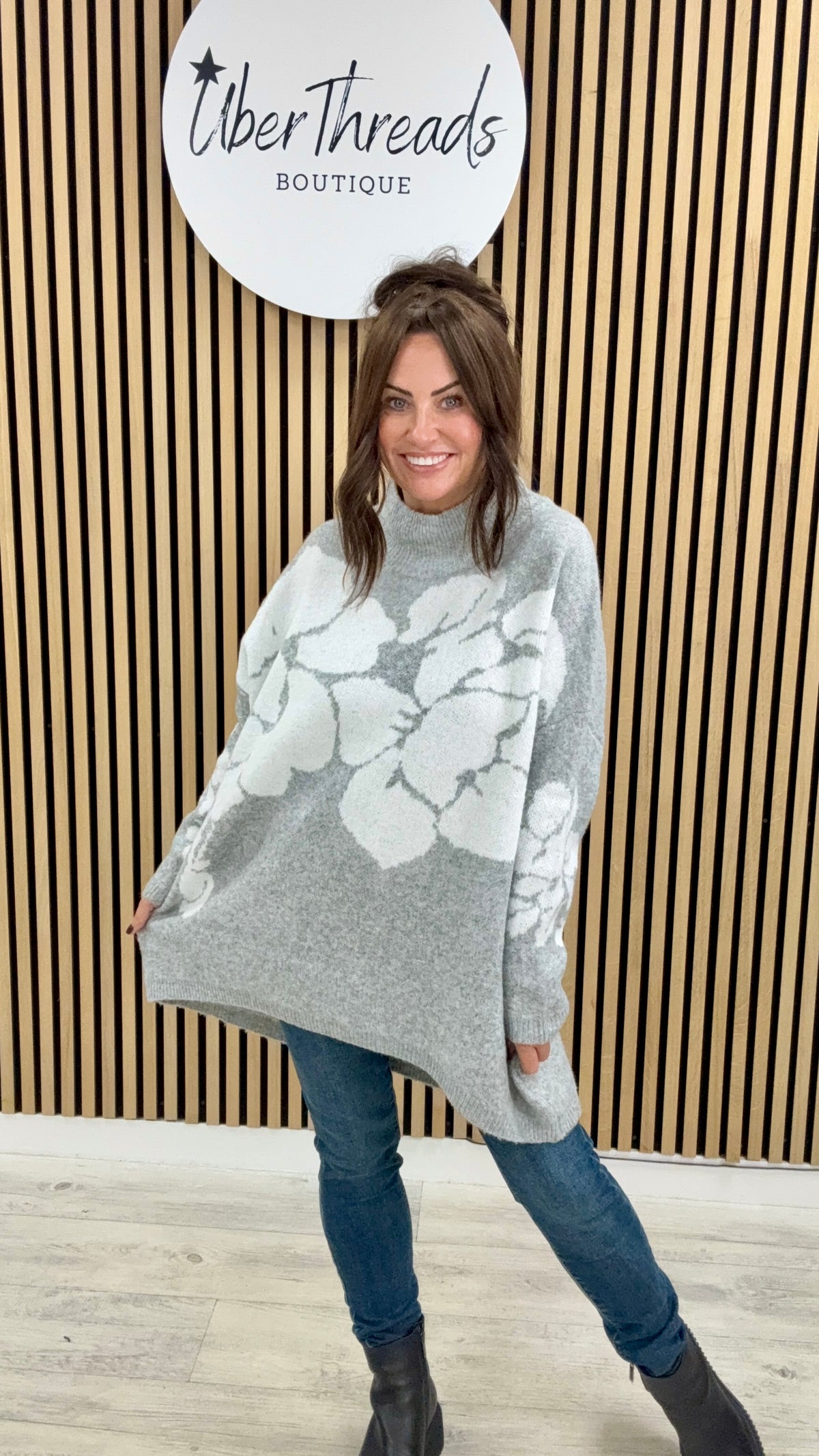Oversized Abstract Flower Soft Knit - Grey