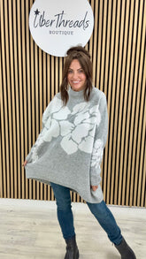 Oversized Abstract Flower Soft Knit - Grey