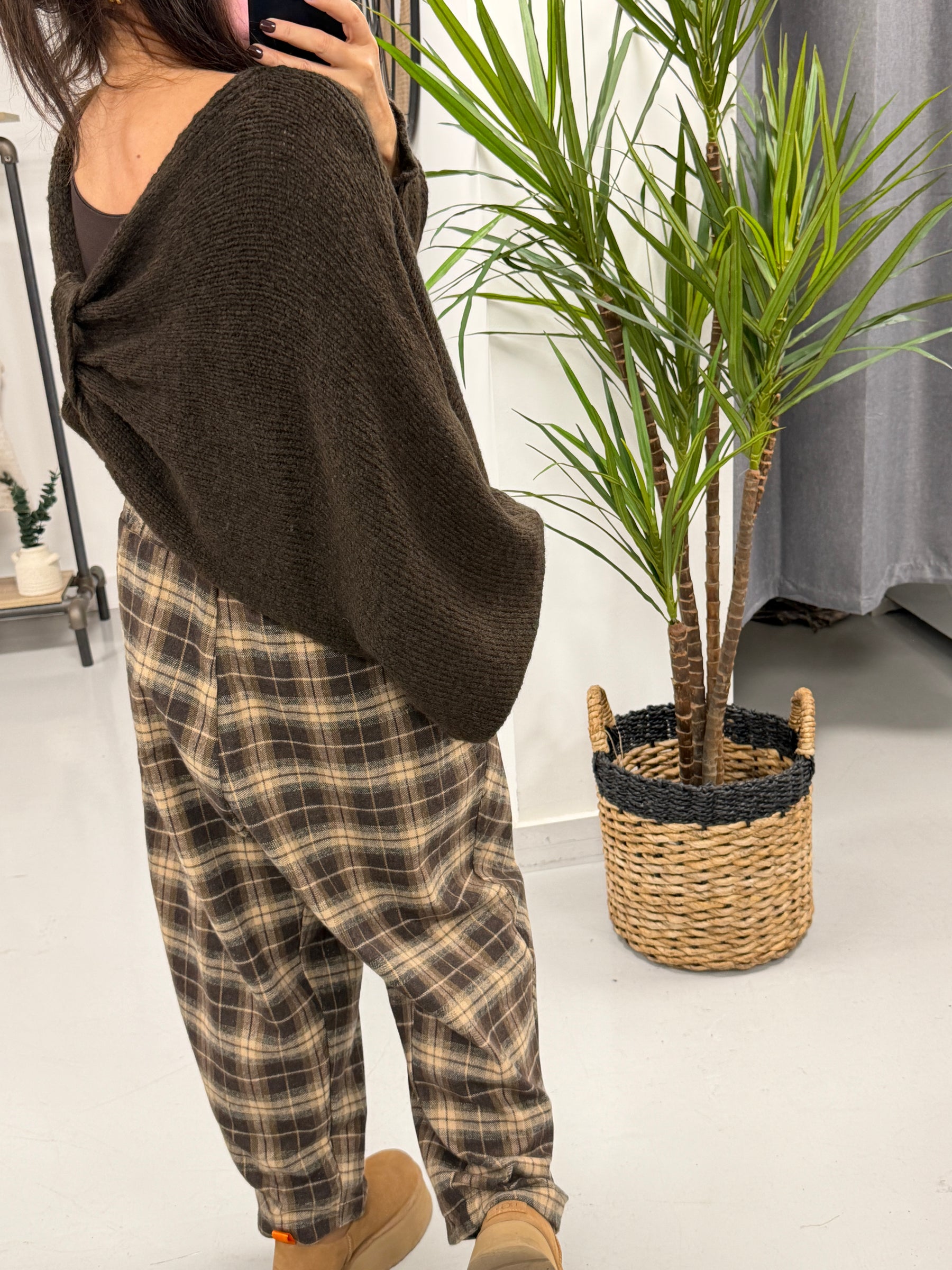 The Button Bow Cosy Knit - Chocolate