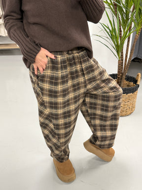 The Checked Hampton Seam Joggers - Chocolate
