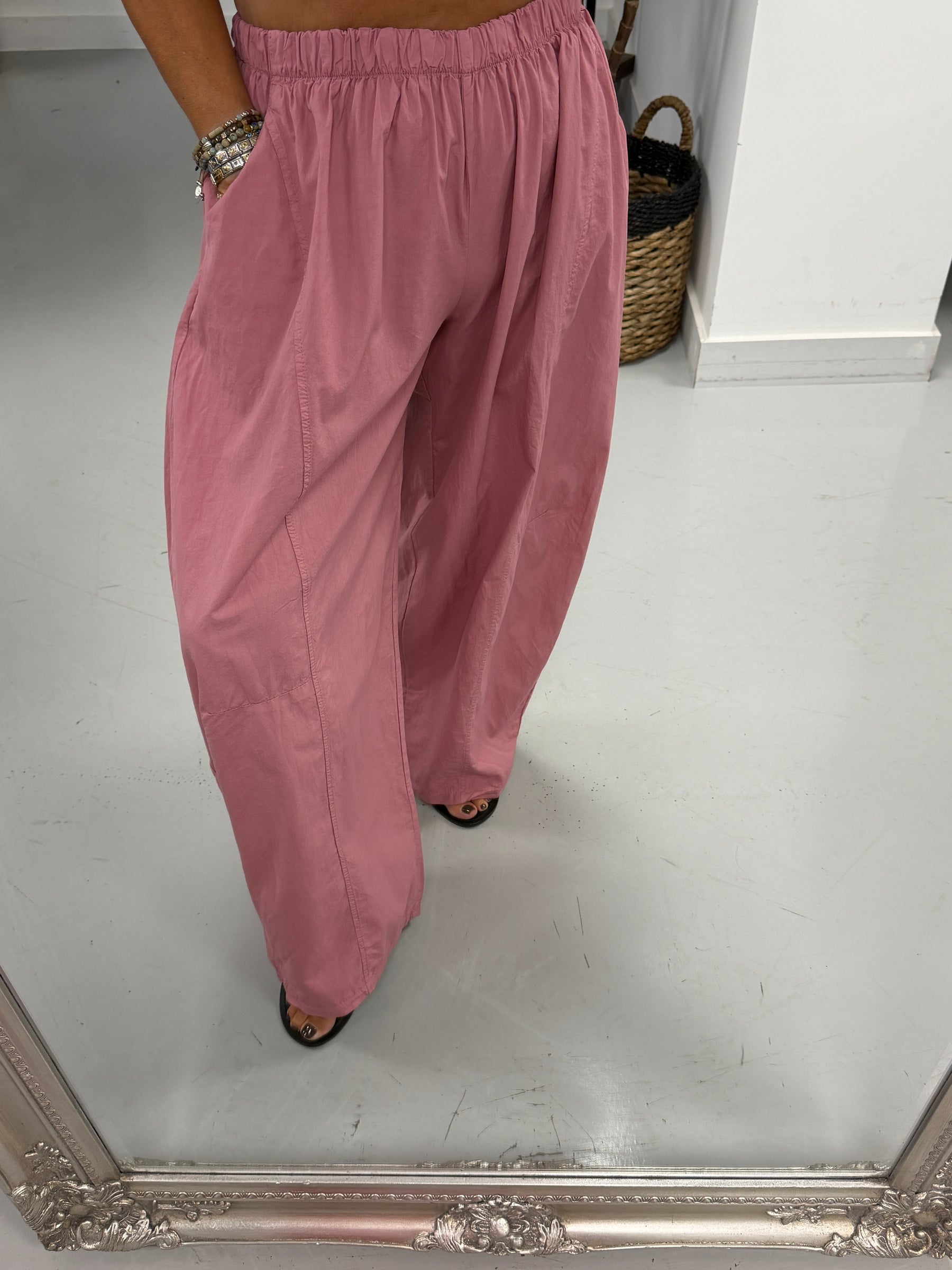 The LuLu Barrel Trouser - Raspberry