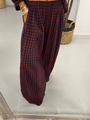 The Autumn Check Barrel Trousers - Wine/Navy
