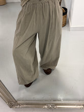 The Barrel Drawstring Needlecord Joggers - Cream