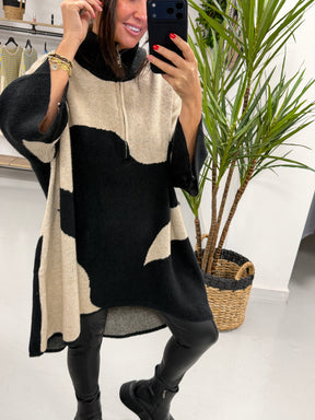 The Zip Up Abstract Soft Knit - Black/Cream