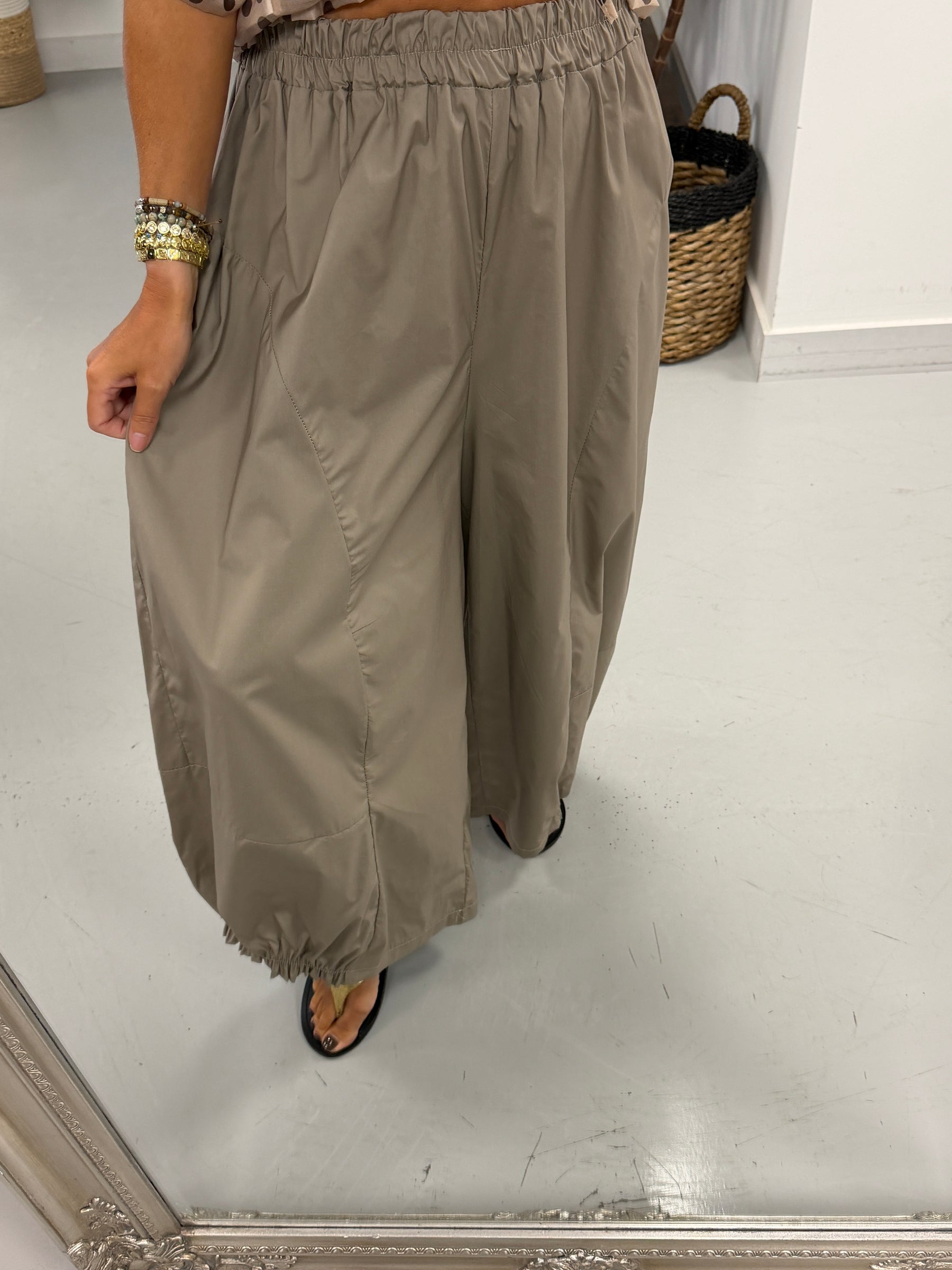 The Urban Ruched Hem Barrel Trouser - Pebble