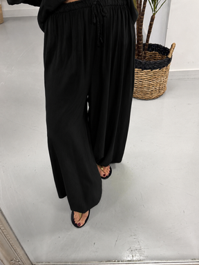 The LuLu Balloon Leg - Black
