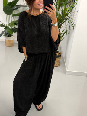 PRE ORDER The Aspen Textured Tunic - Black