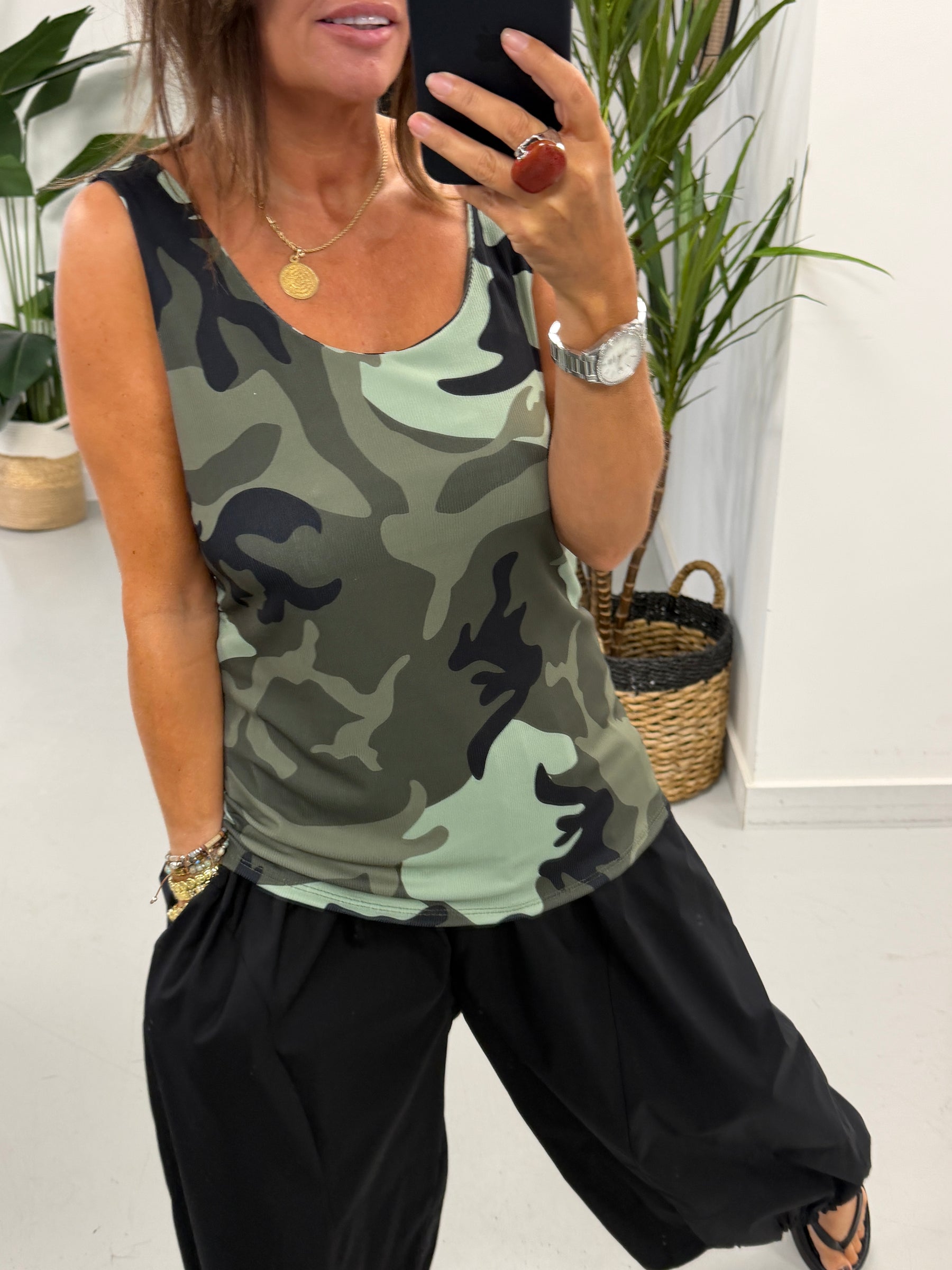 Ribbed Camo Vest - Khaki