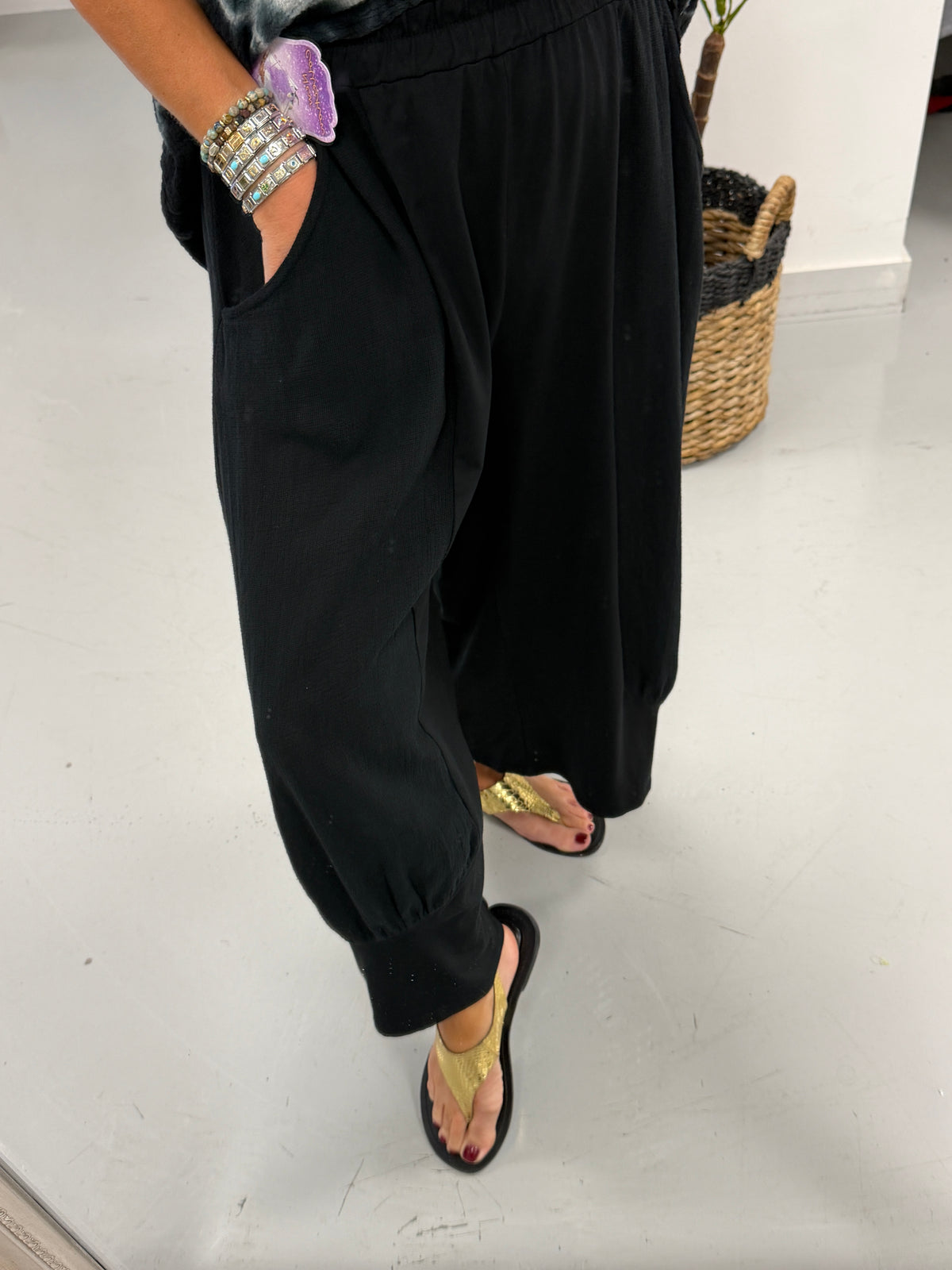 Sahara Cropped Pants - Black