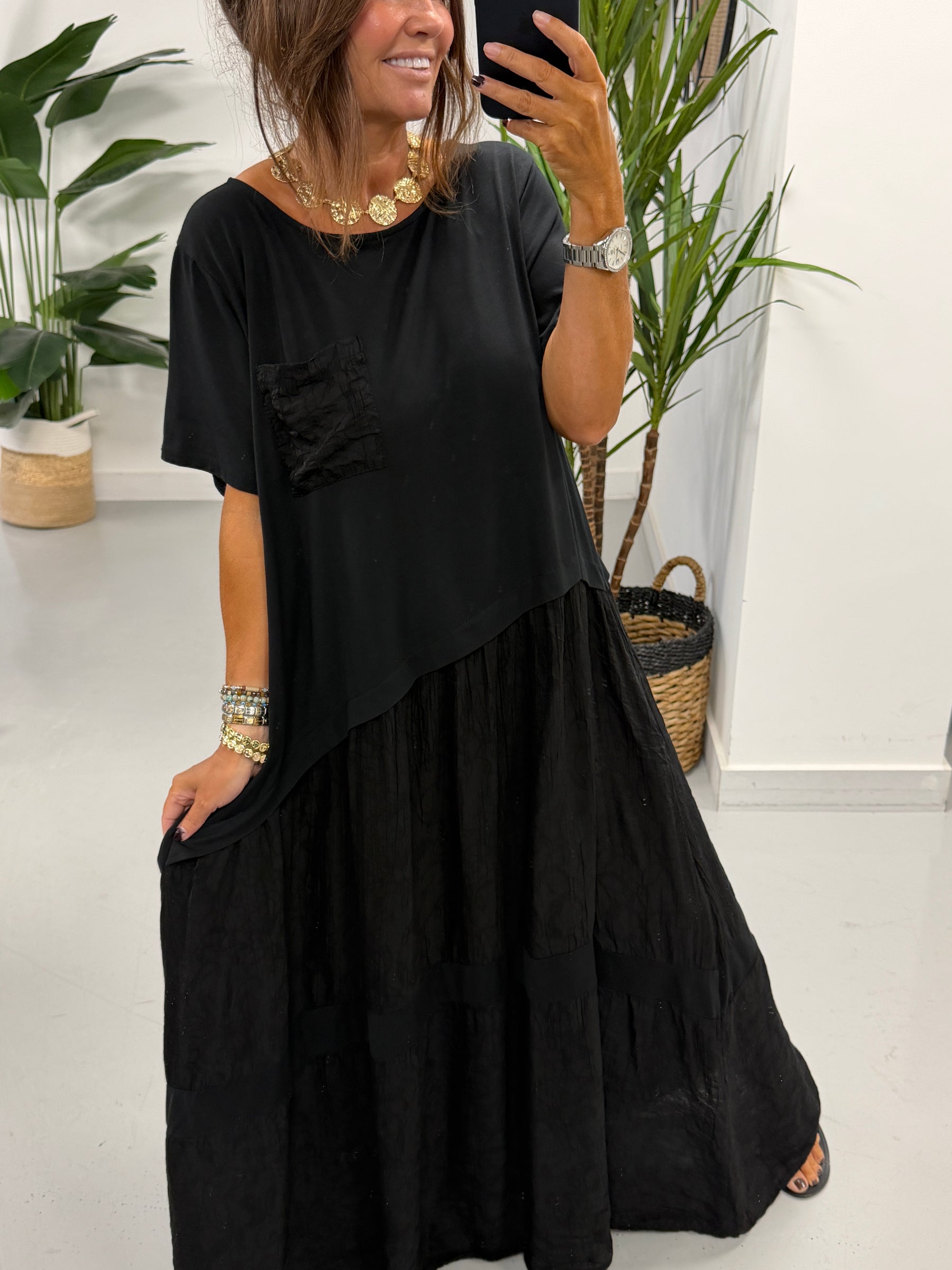 Harlow Vine Maxi - Black