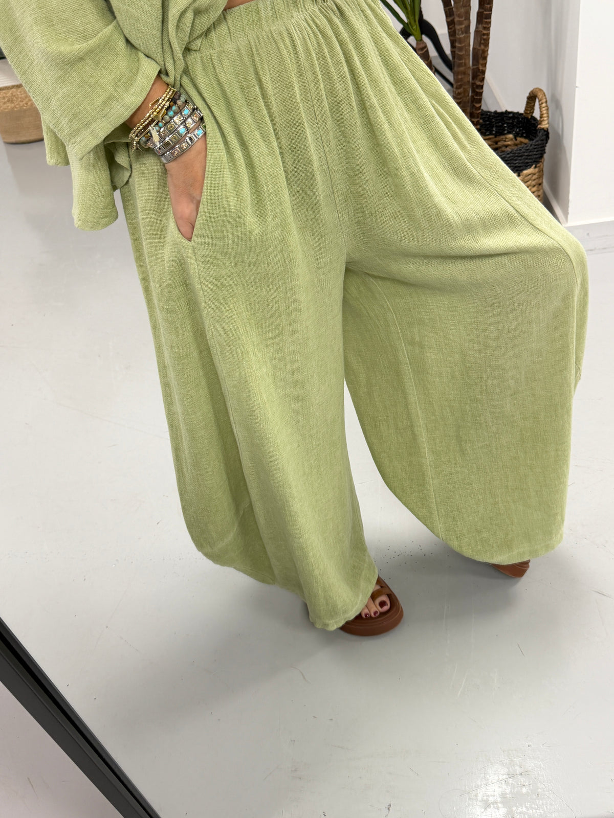 Sahara Barrel Trousers - Pistachio