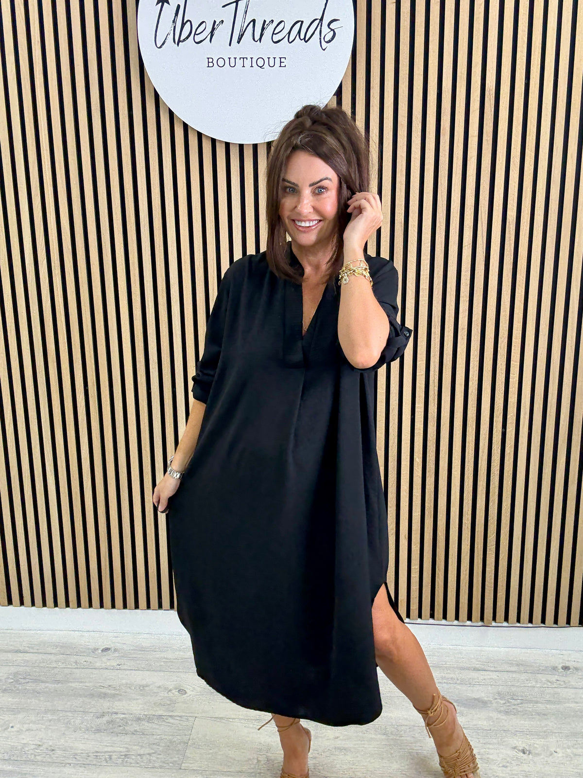 The Basic Button Sleeve - Black