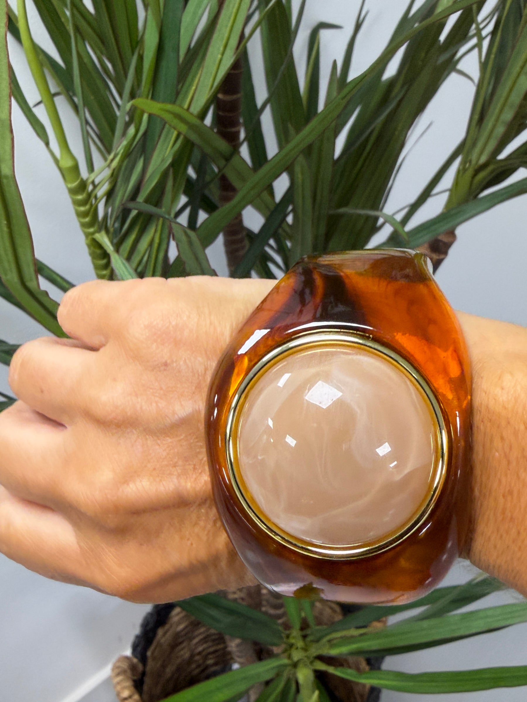 Thick Resin Amber Bangle / Round Light Chocolate Stone