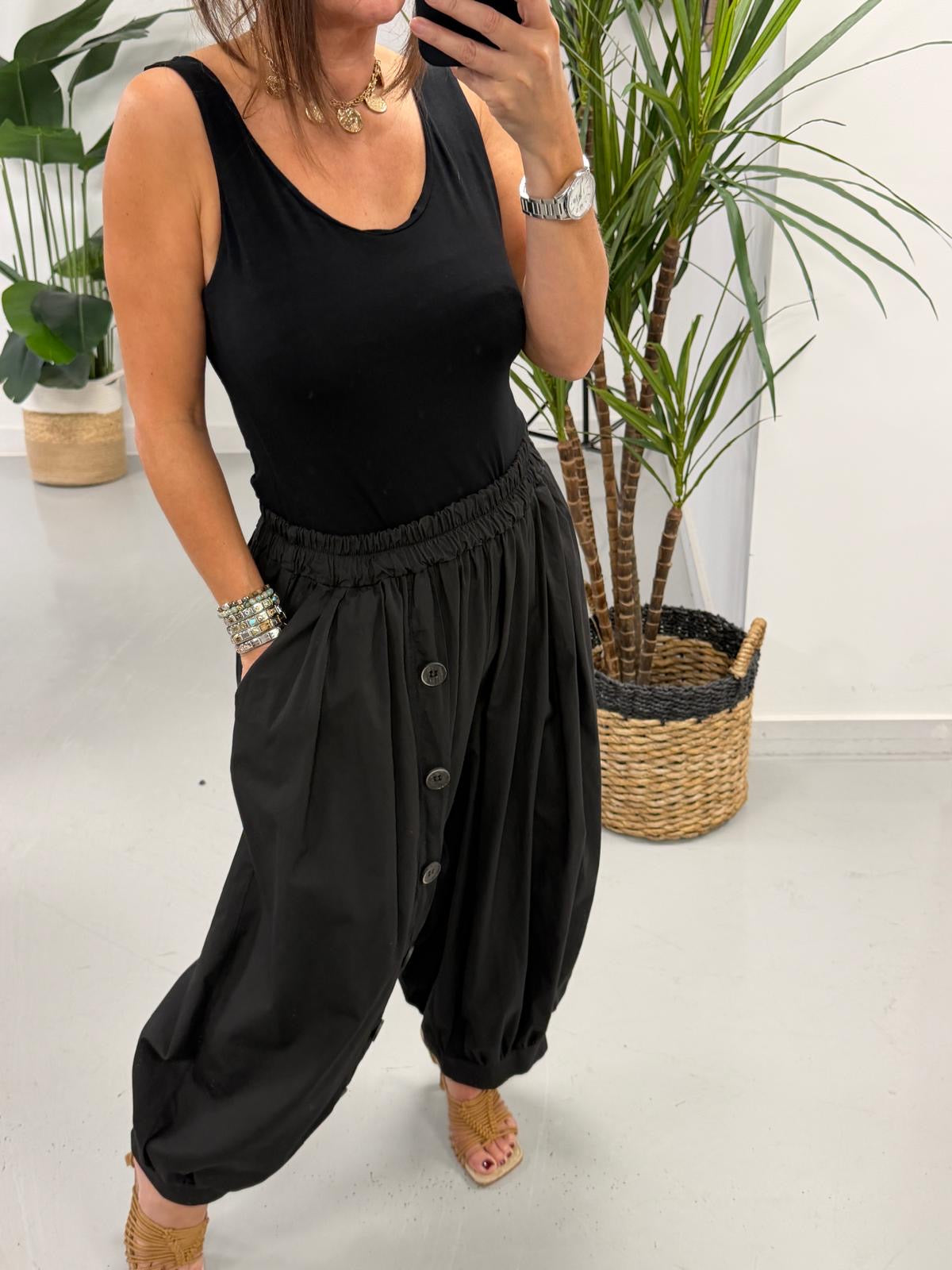 The Button Barrel Trouser - Black