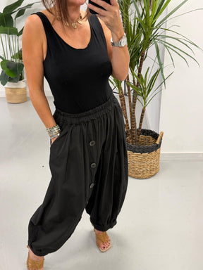 The Button Barrel Trouser - Black
