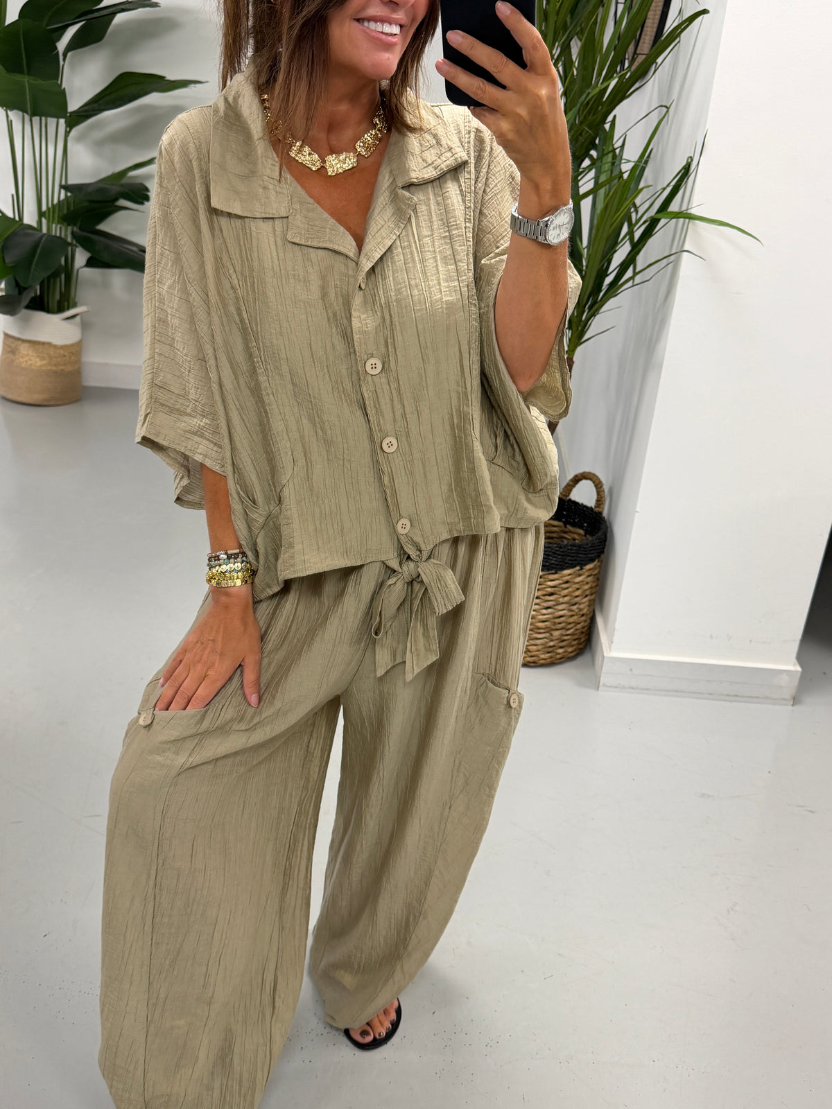 The Crinkle Button Barrel Trousers - Sand