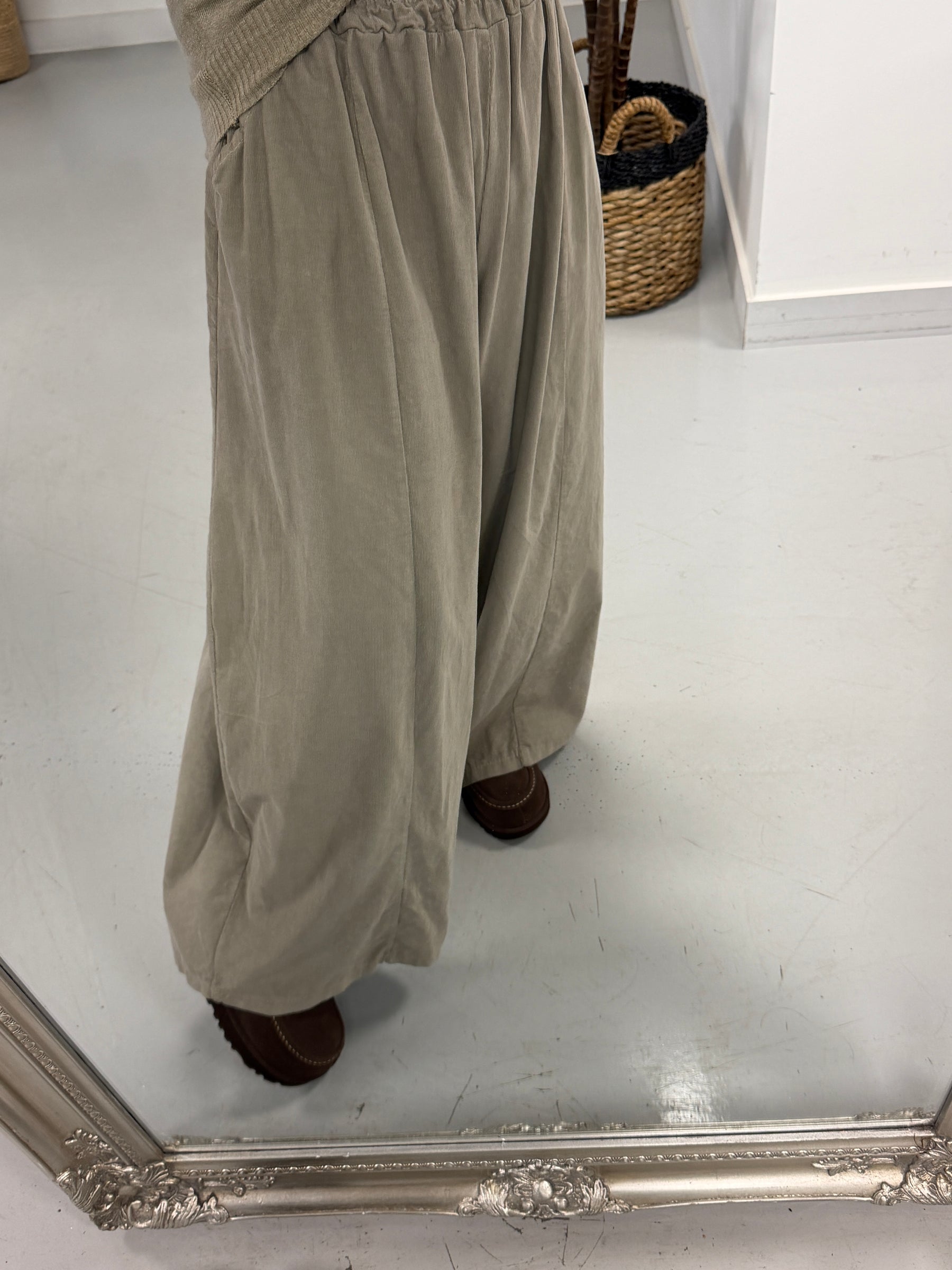 The Balloon Needlecord Trousers - Cream