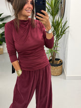 Basic Ruffle Neck - Wine (Size 10-14)