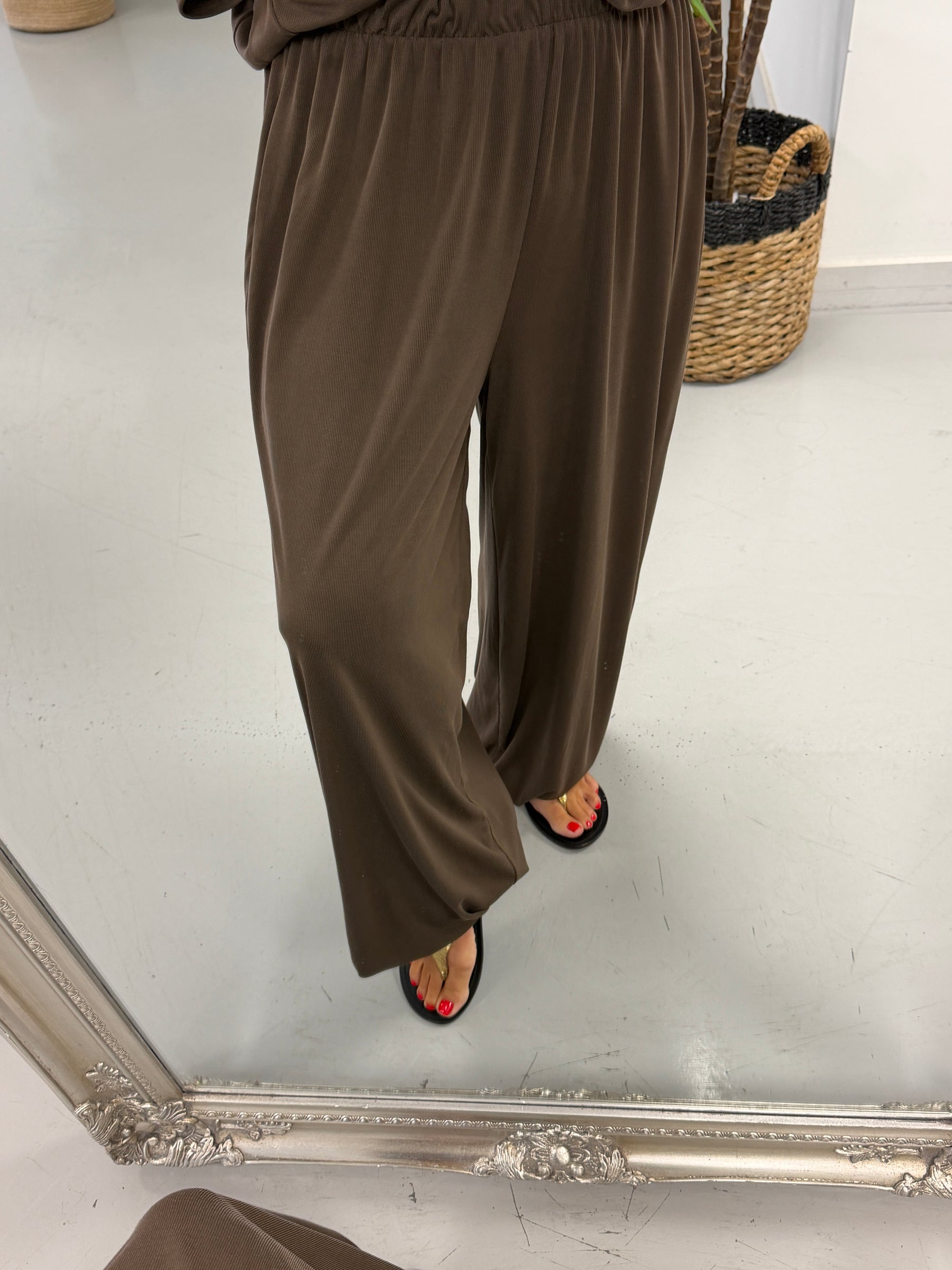The Weekend Slouch Ribbed Co-Ord - Chocolate
