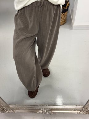 The Cambridge Cord Balloon Trousers - Taupe (Size 12-16)